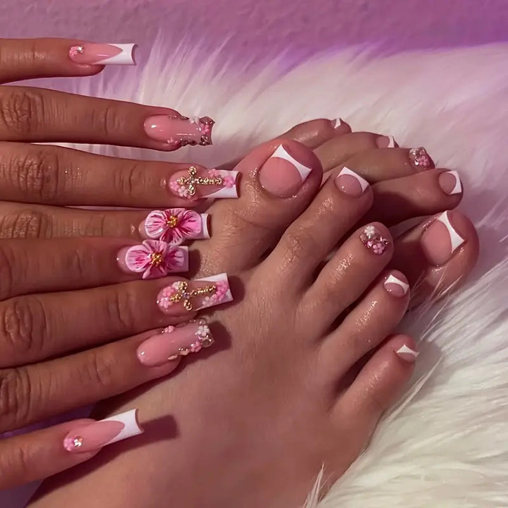 Floral Themed Press-On Nail Set Kalsten