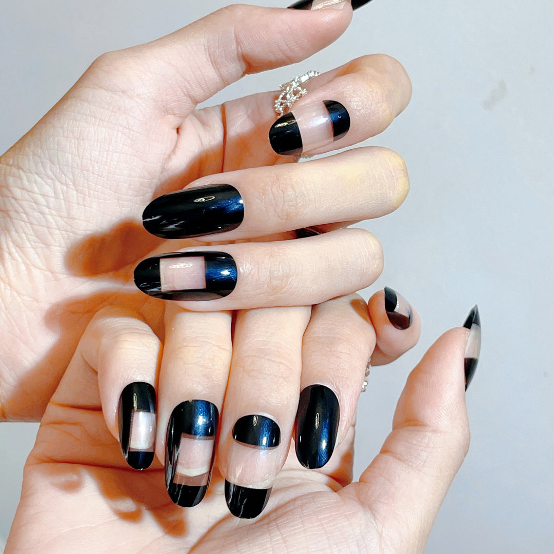 Stylish Press-On Nail Set with Geometric Design