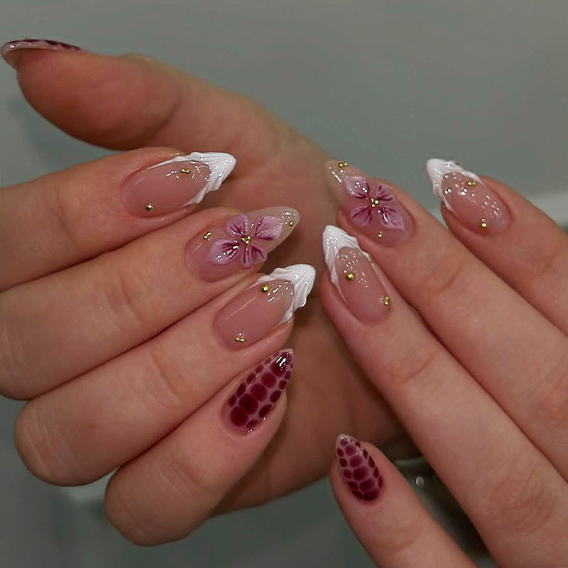 Nail art set with decorative floral and glamorous design Kalsten