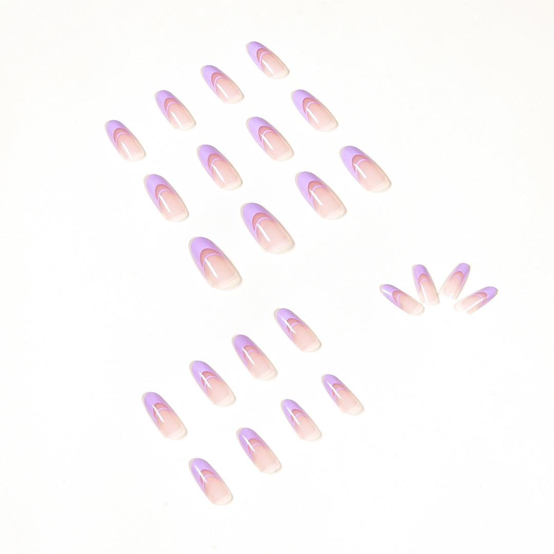 Elegant artificial nails with fine ombre design and noble accents Kalsten