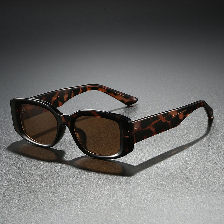 Ladies stylish sunglasses in a trendy, square frame Kalsten