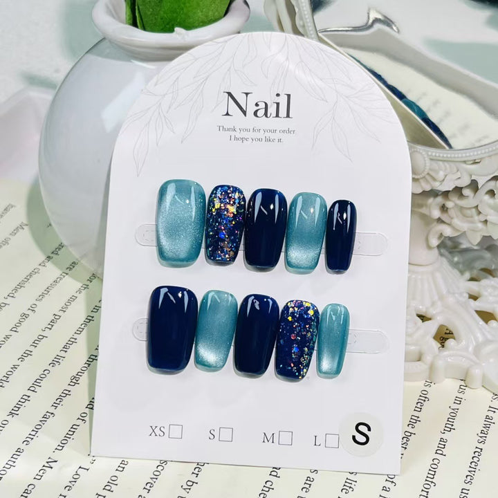 Glamorous Glossy Light-Reflecting Press-On Nail Set