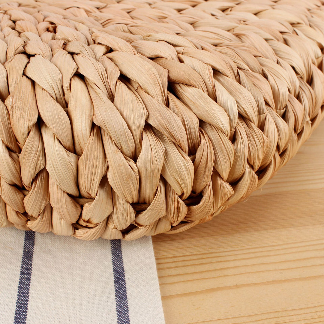 Tote bag made of handmade natural material with elegant round handle Kalsten