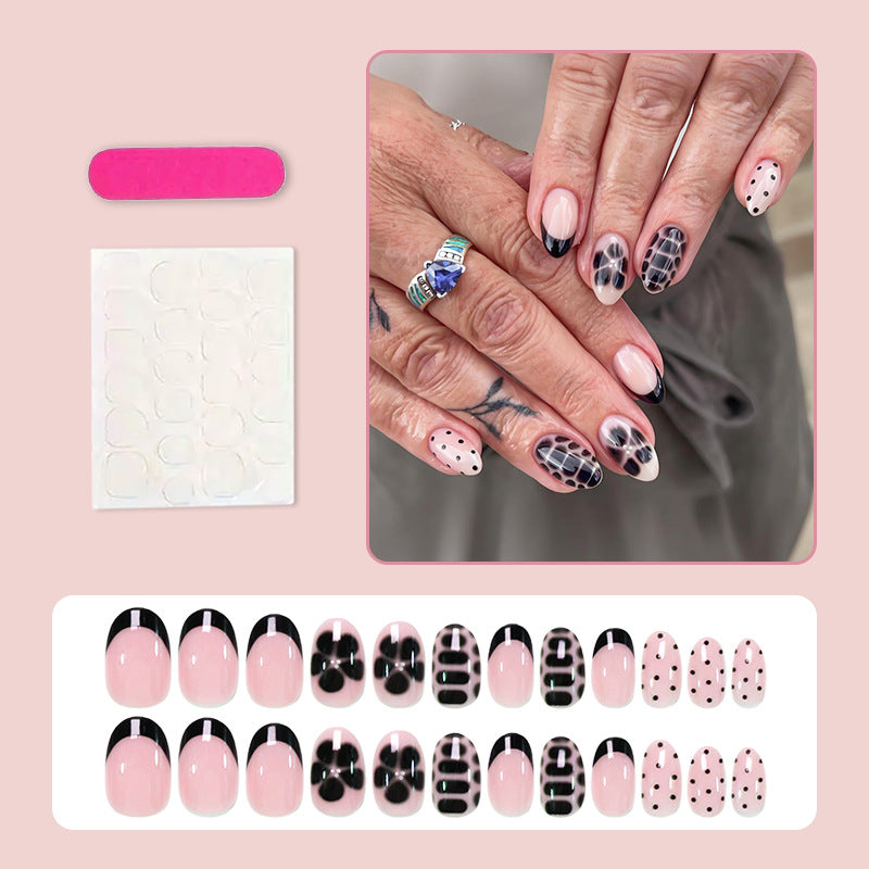 Artificial nail set with modern graphic design and elegant accents Kalsten