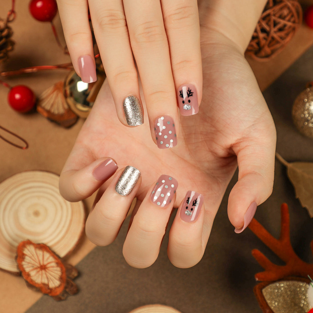 Artful Nail Art with Festive Accents Kalsten