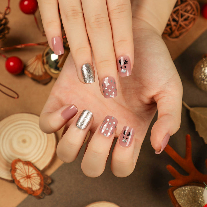 Artful Nail Art with Festive Accents Kalsten
