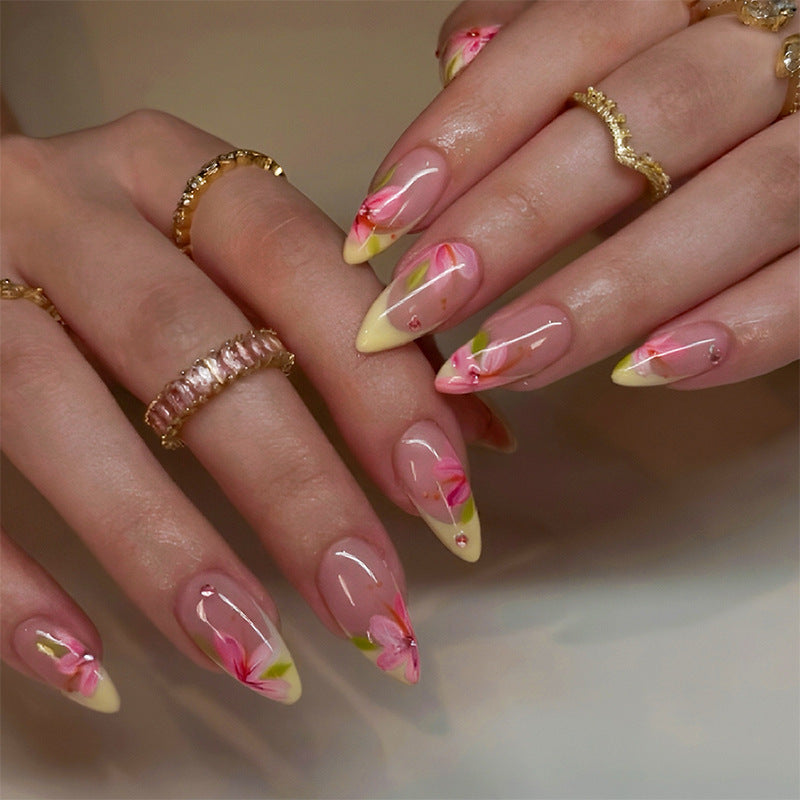 Floral-Themed Press-On Nail Art Kalsten