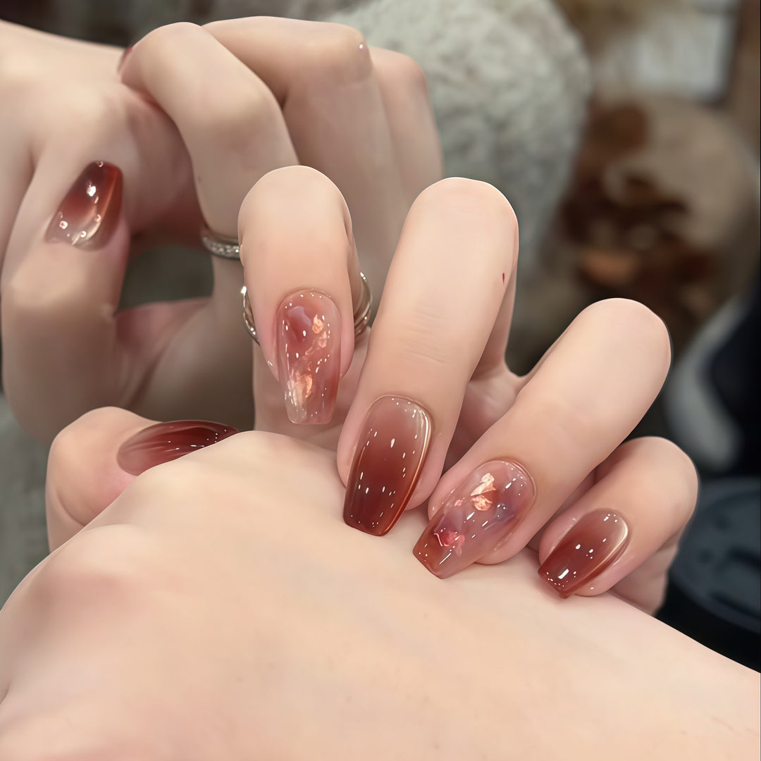 Artificial nails with elegant gradient and golden accents Kalsten