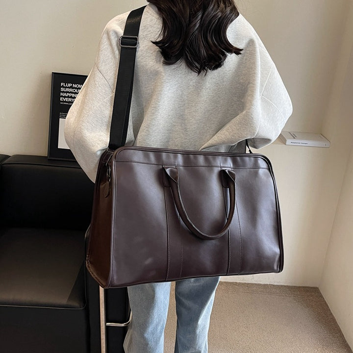 Sleek Elegant Leather Travel Bag Kalsten