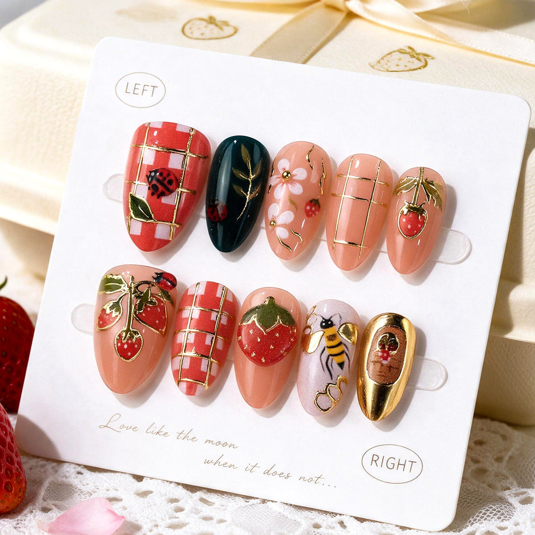Creative Strawberry-Themed Press-On Nail Art Set