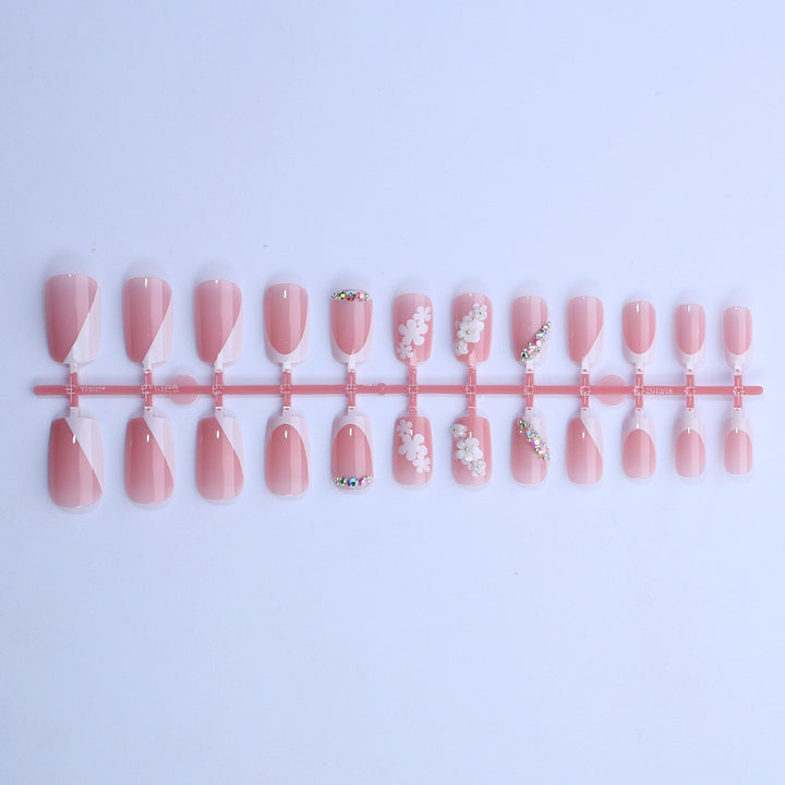 Elegant Floral-Embellished Press-On Nail Art Set Kalsten