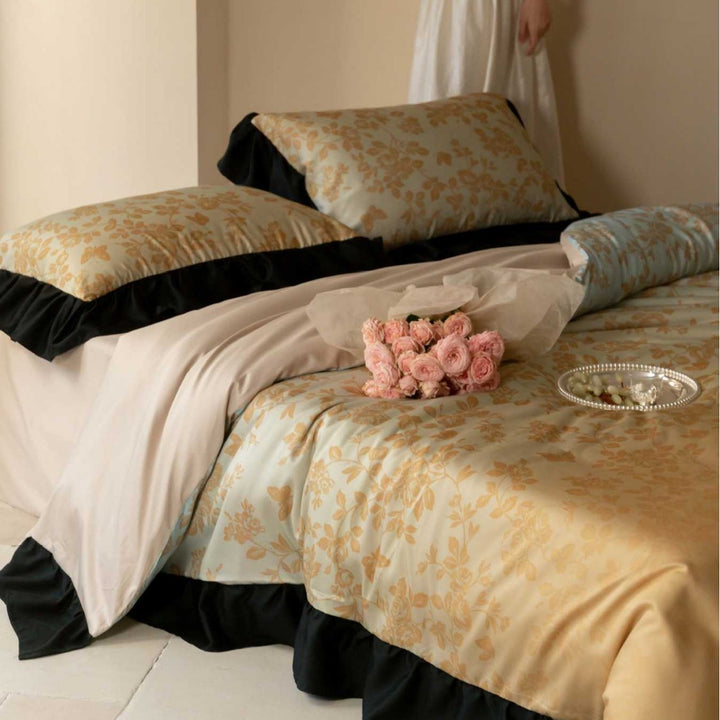 Satin bedding set with floral micro jacquard and contrasted hem