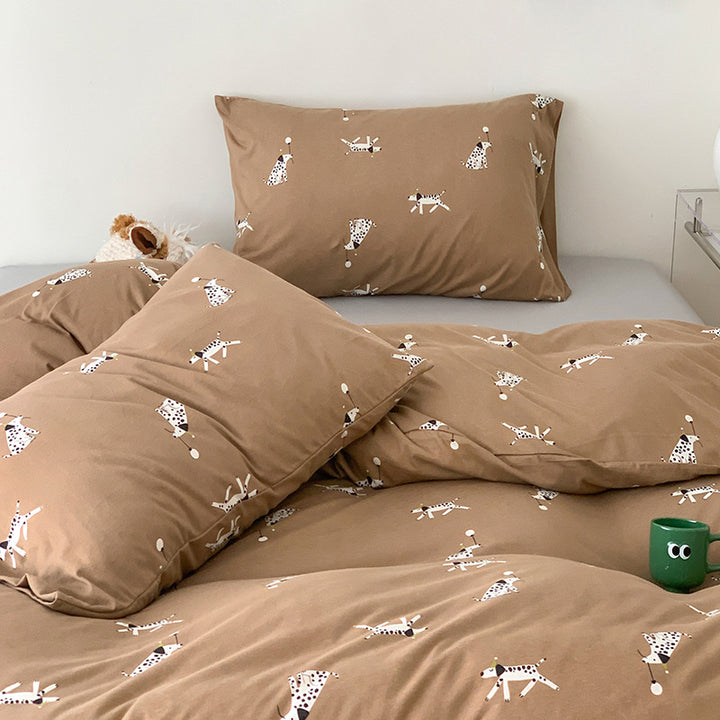 Baby and toddler bedding set made of soft cotton percale with cheerful elephant design