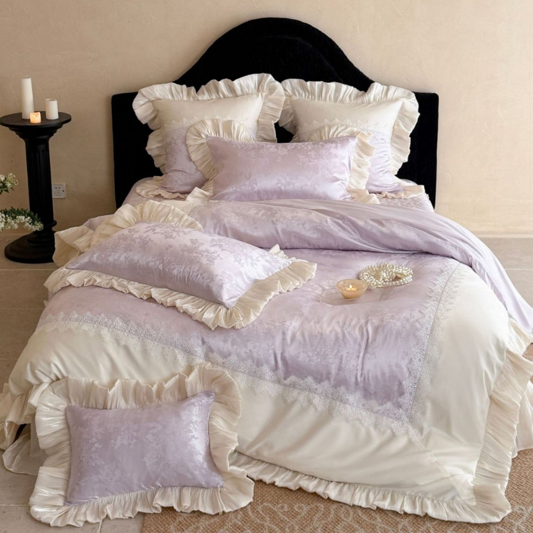 Luxurious satin bedding set with ruffles, jacquard pattern and lace trim