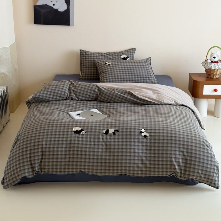 Cozy bed linen set made of cotton percale with fine check and panda appliqués