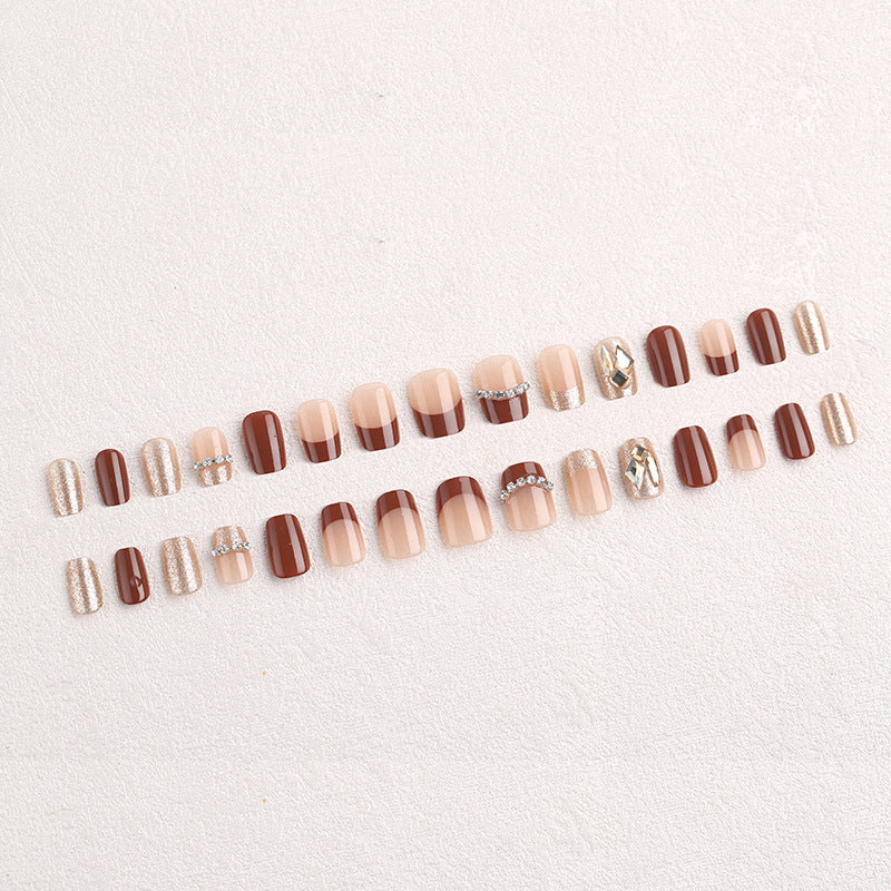 Nail set with Sparkling Crystal and Glitter Accents Kalsten