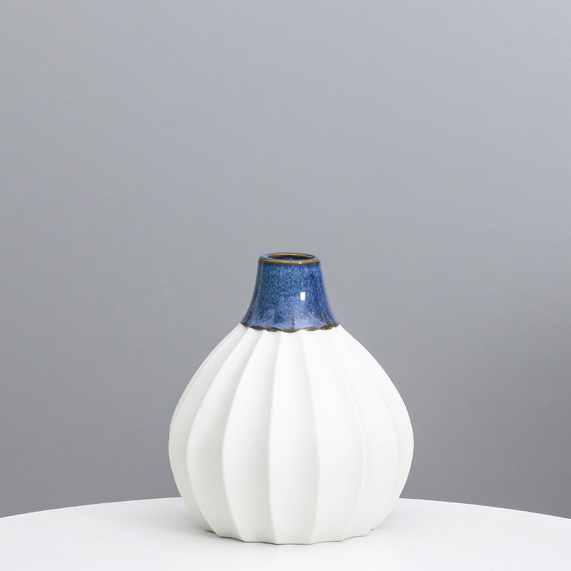 Artistic Curved Ceramic Vase Kalsten