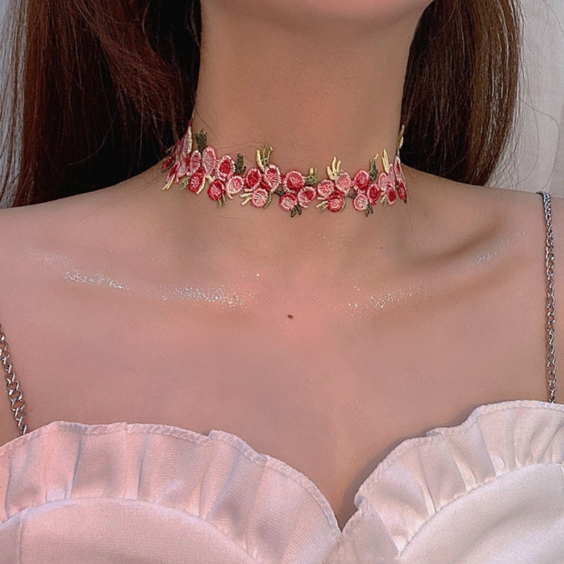 Floral Choker Necklace Kalsten