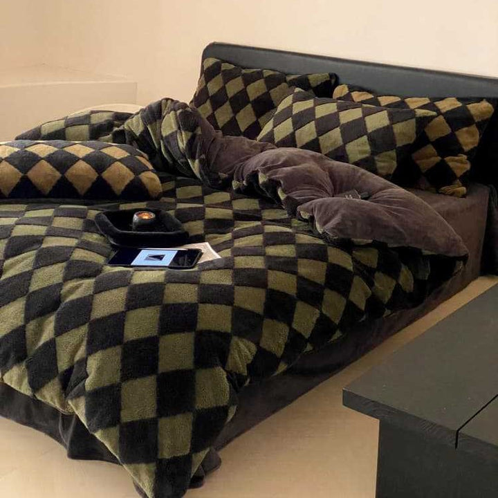 Cozy reversible daybed cover made of microfleece with wide stripes