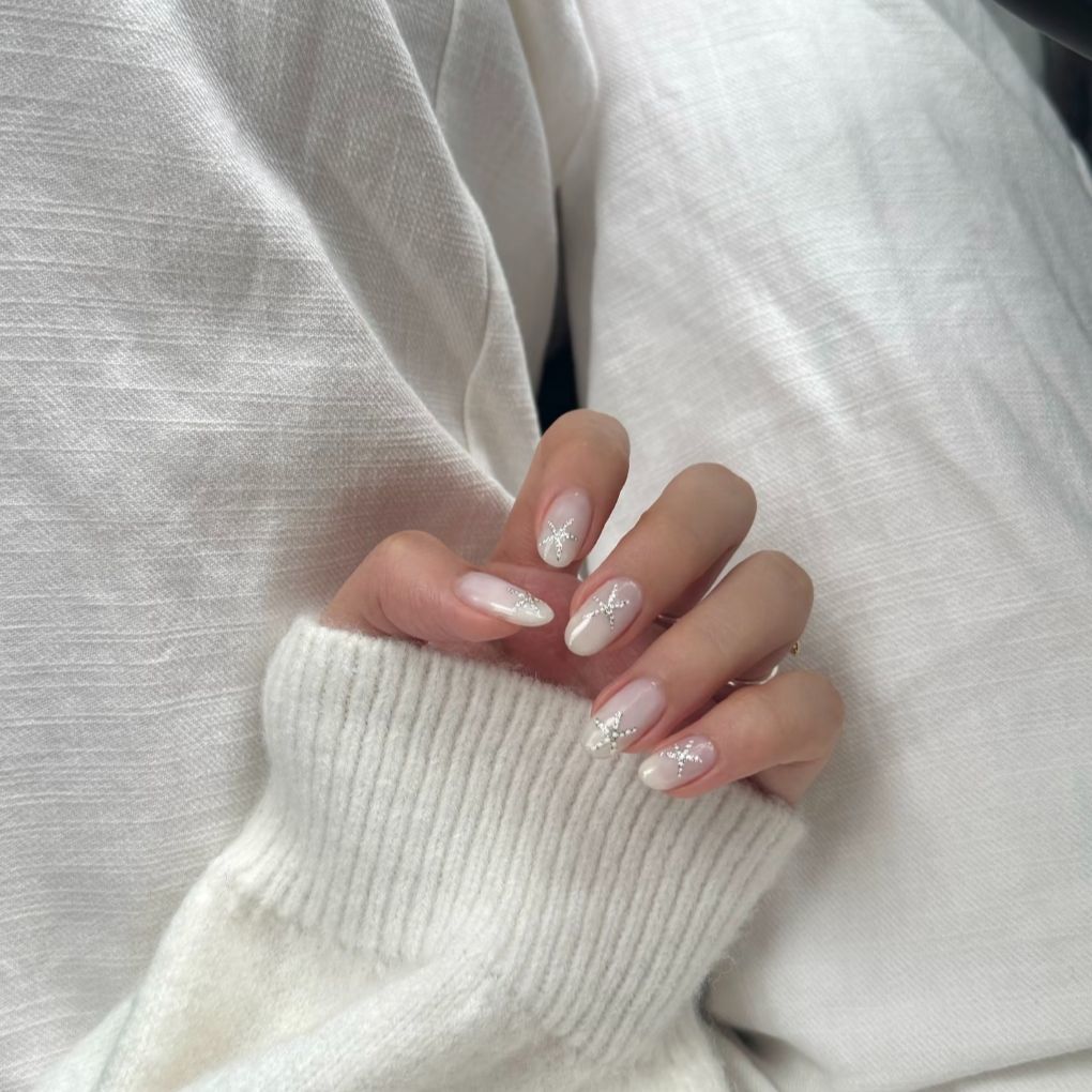 Glamorous Nail Art Extensions