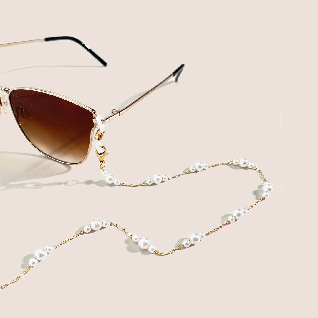 Elegant Pearl-Embellished Eyewear Chain Kalsten