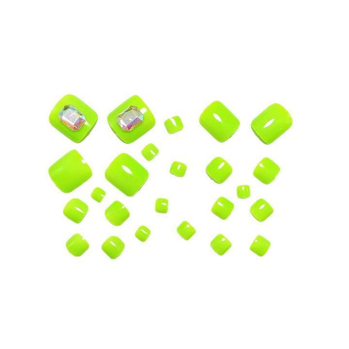 Toenails with glittering 3D applications Kalsten