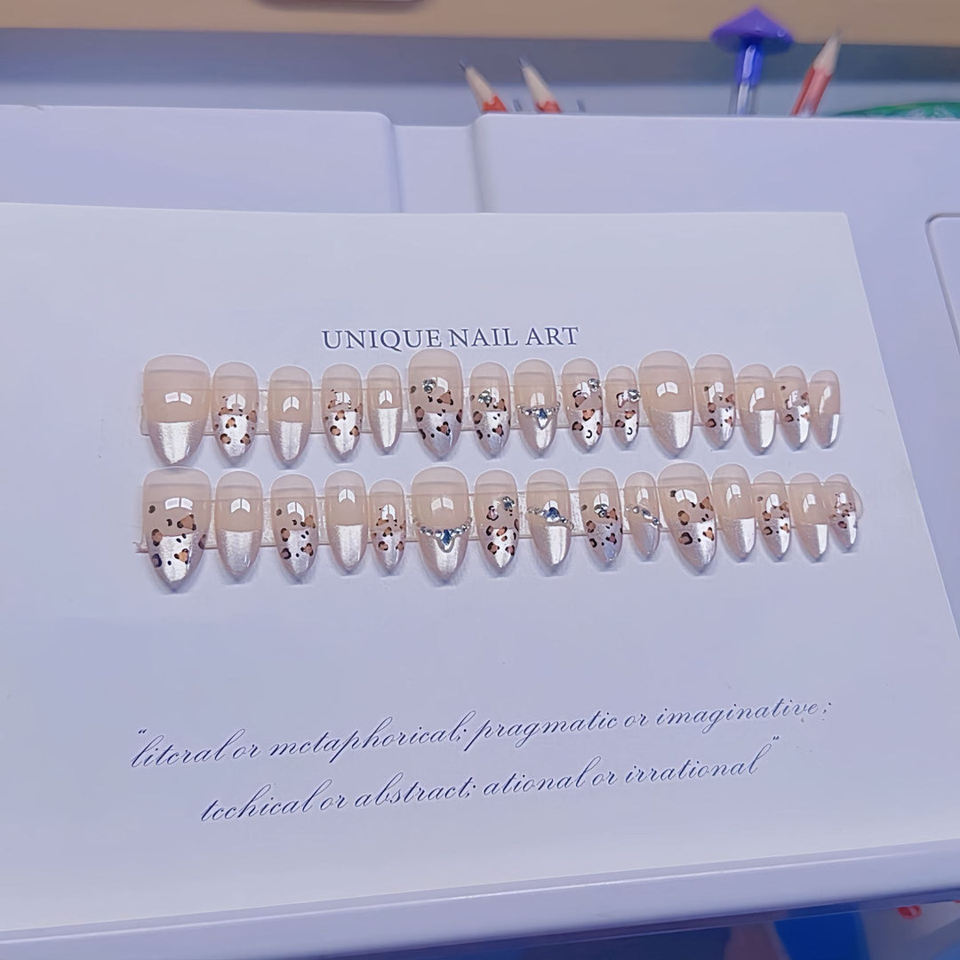 Unique Articulated Press-On Nail Set Kalsten