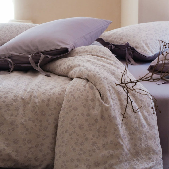 Reversible bed linen set made of cotton satin with floral print and ties
