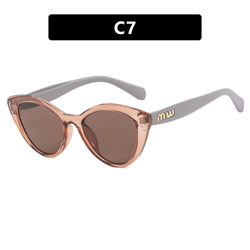Women elegant Cat-Eye sunglasses with luxurious high-quality frame Kalsten