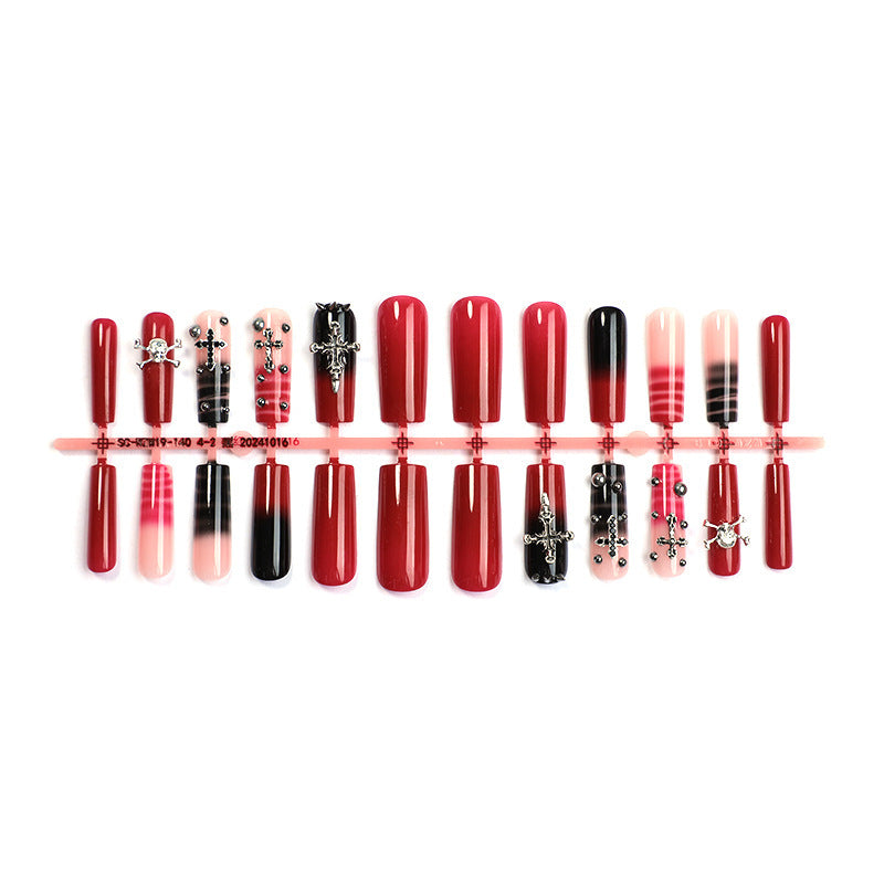 Artificial Nail Art with Glamorous Gothic Design Kalsten