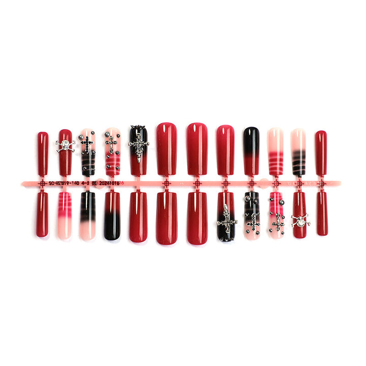 Artificial Nail Art with Glamorous Gothic Design Kalsten