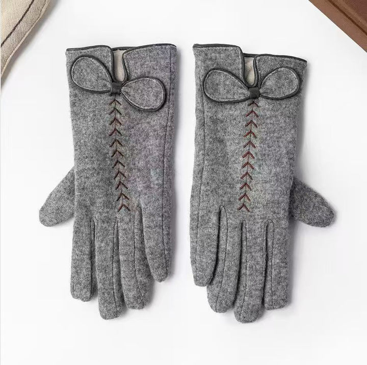Elegant Bow-Embellished Touchscreen Gloves Kalsten