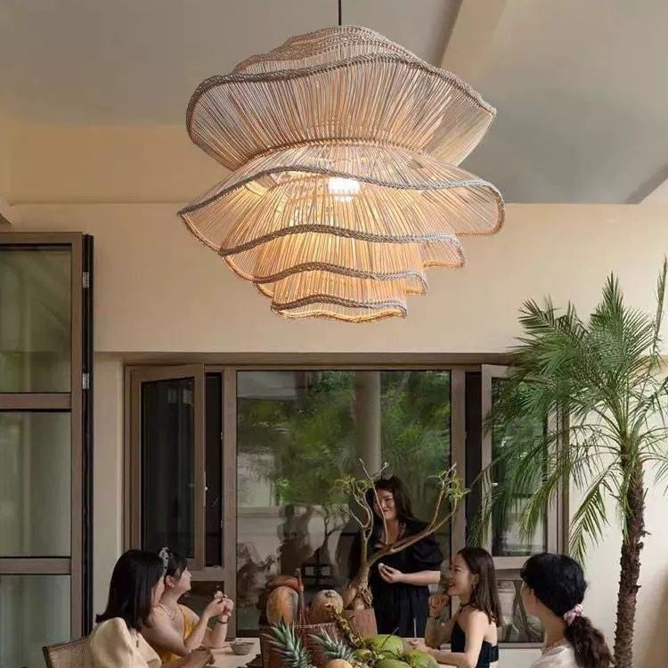 Contemporary Elegant Wavy Pendant Light