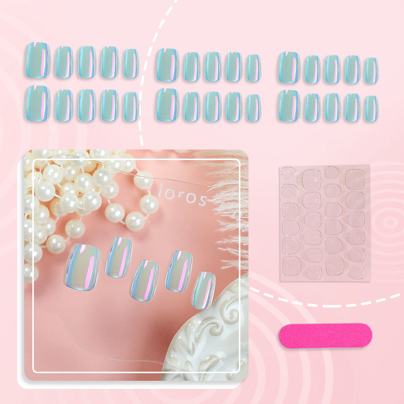 Versatile Press-On Nail Art with Iridescent Shine