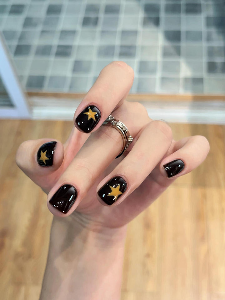 Artistic Star-Themed Press-On Nail Extensions