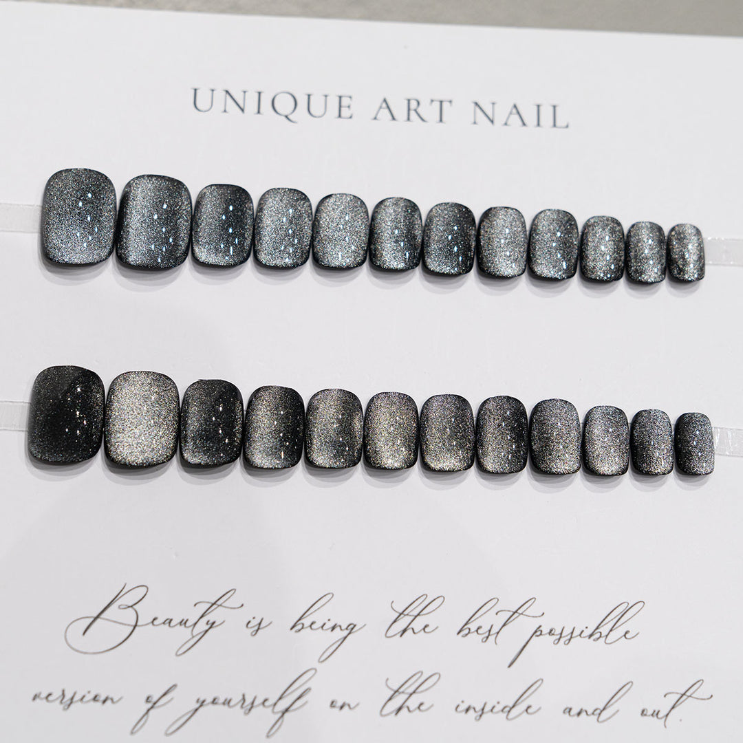 Press-On Nail Set with Metallic Finish