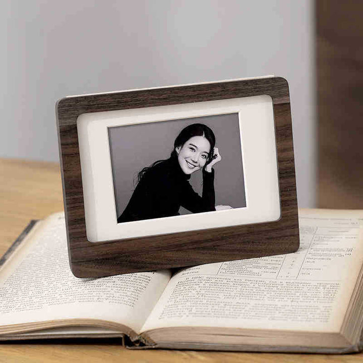 Modern Elegant Photo Frame
