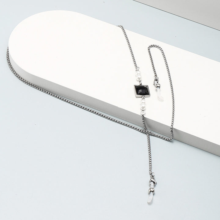 Fashionable Eyewear Chain Kalsten