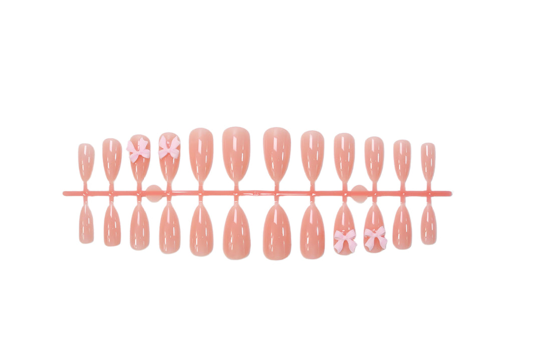 Artificial nail set with delicate bow embellishments Kalsten