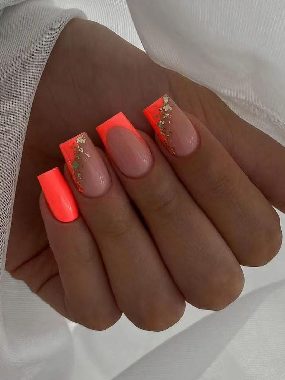 Elegant Glitter French Tip Nail Art Kalsten