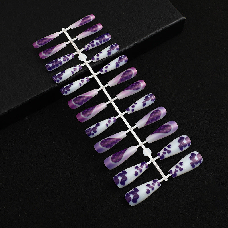 Artificial nails in elegant heart design Kalsten