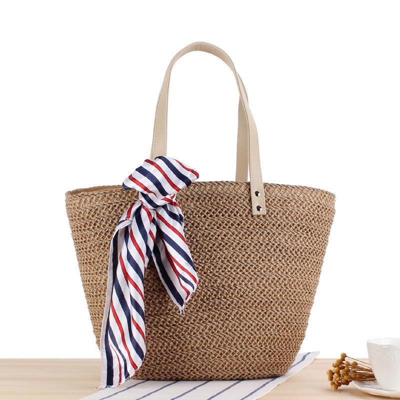 Straw bag with stylish knot closure Kalsten