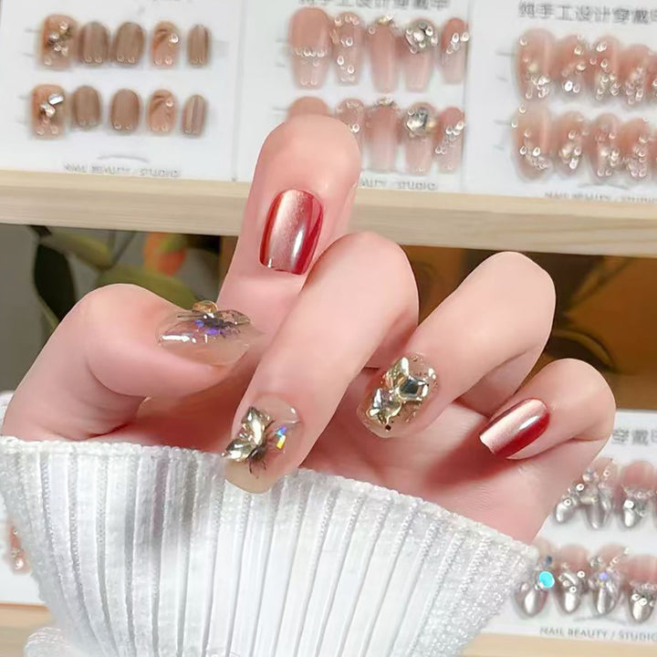 Decorative Press-On Nail Art Set with Floral and Metallic Accents