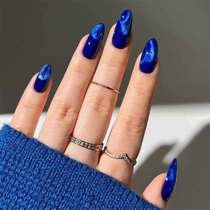 Acrylic nail set with luxurious color gradient and elegant lace accent Kalsten