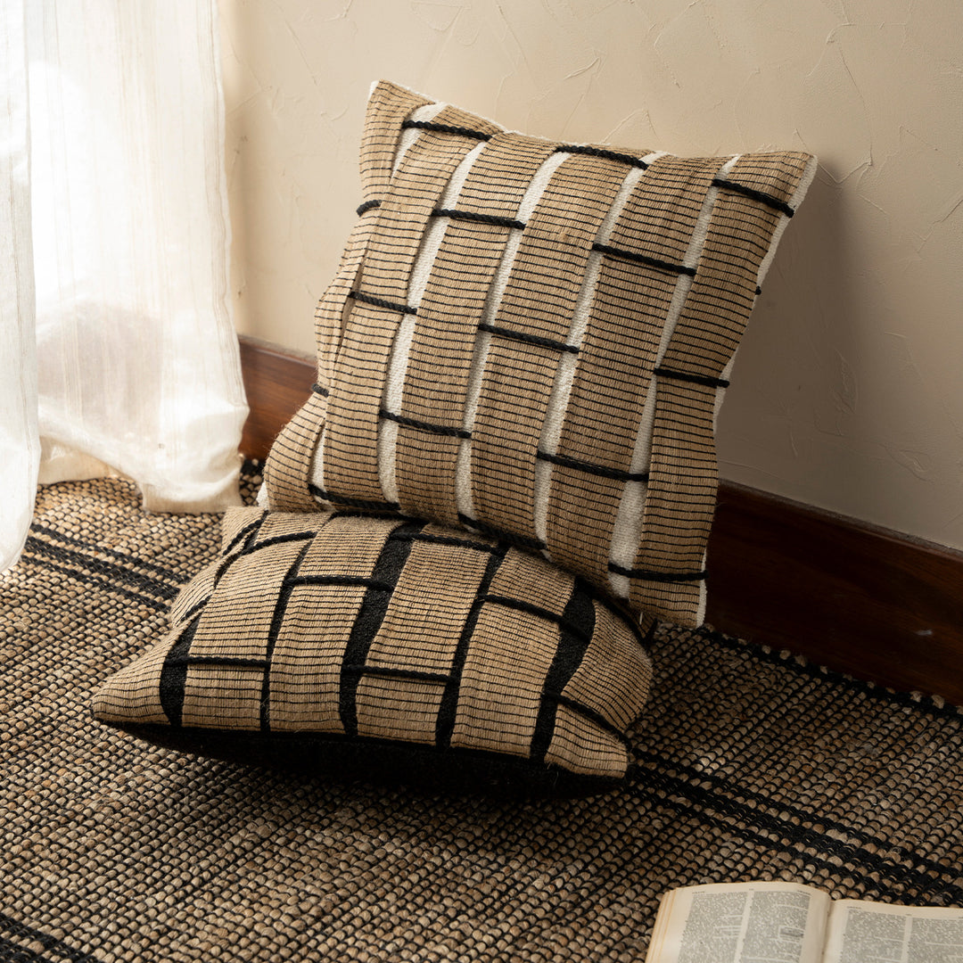 Square Decorative Cushion with Woven Checkered Pattern Relief Structure Kalsten