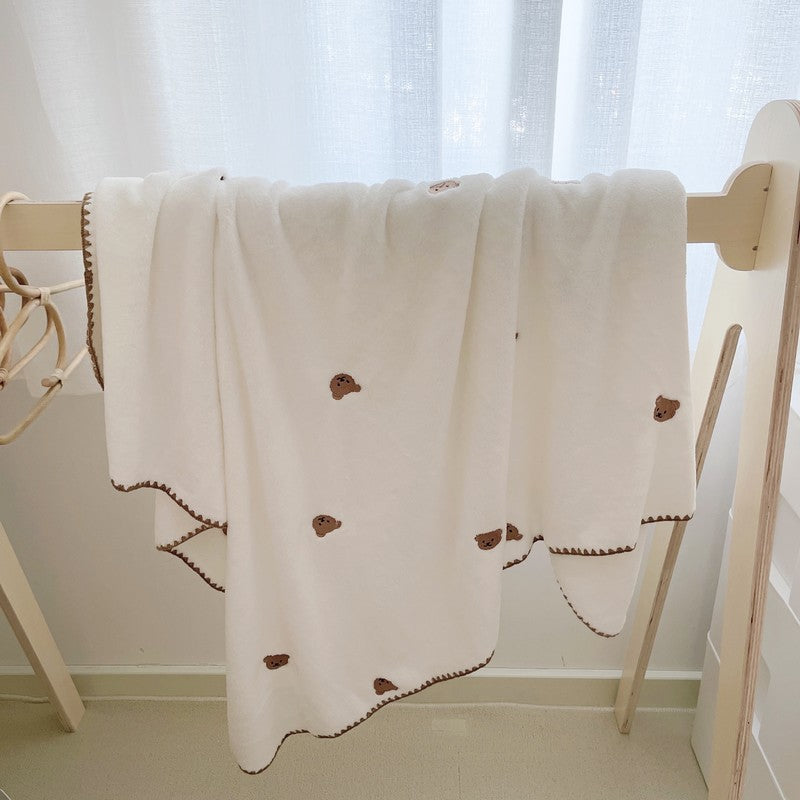 Unisex cuddly blanket with sweet bear motifs Kalsten