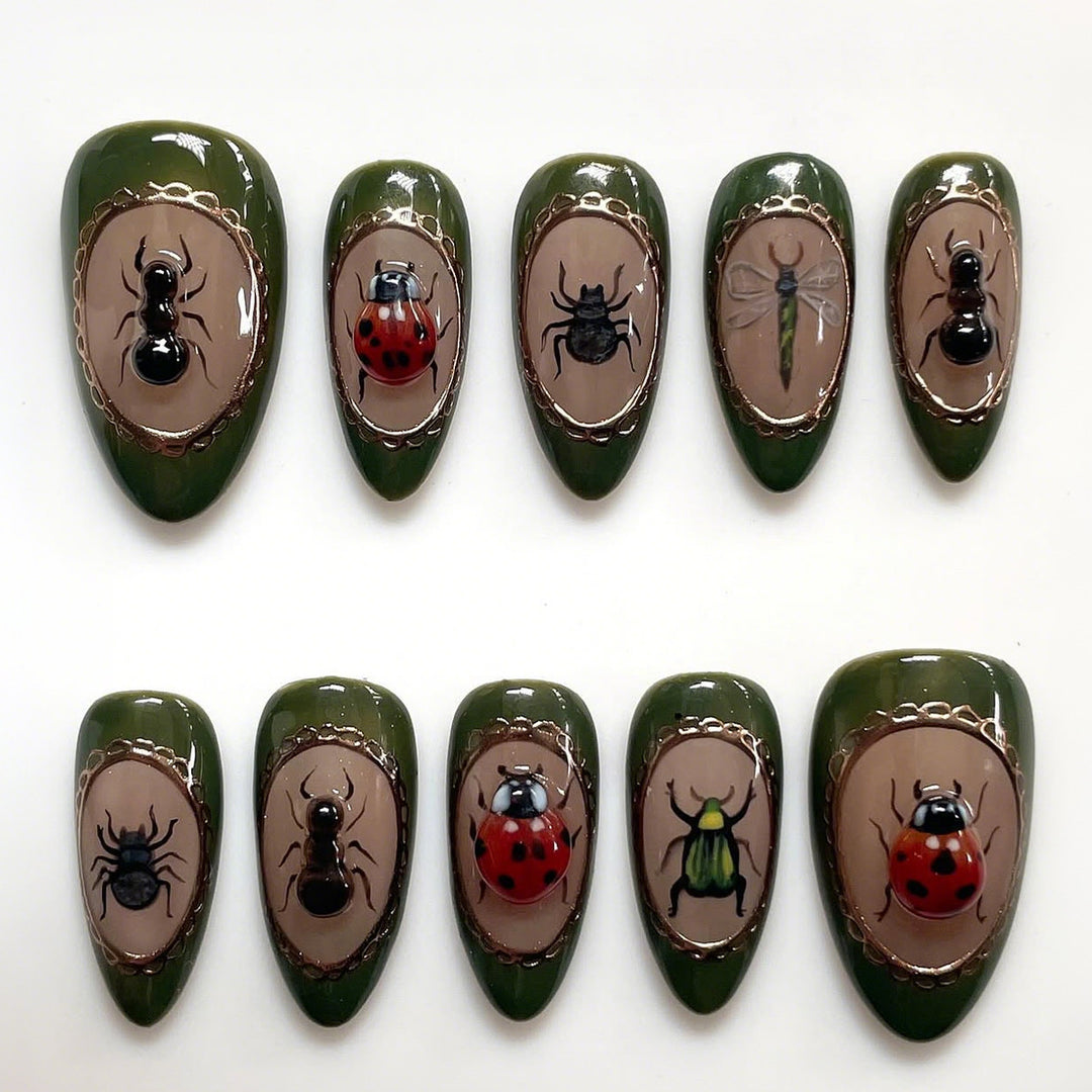 creative nail art set with maritime motifs and sparkling accents Kalsten