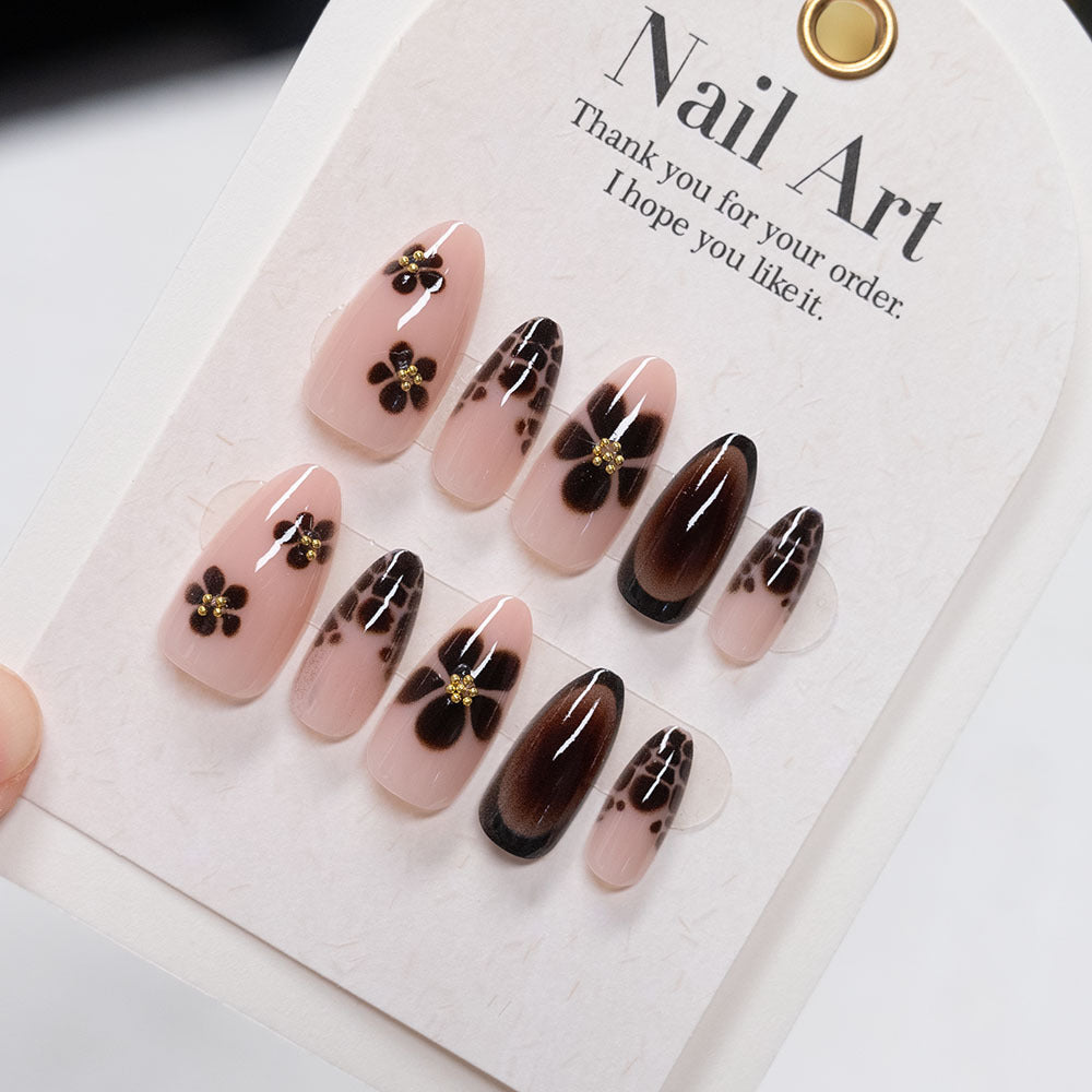 Stylish Floral-Design Press-On Nails