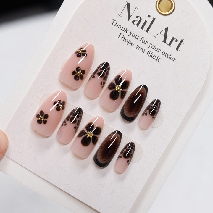 Stylish Floral-Design Press-On Nails