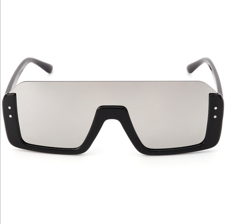 Women's Sporty Shield Sunglasses with Modern Design Kalsten